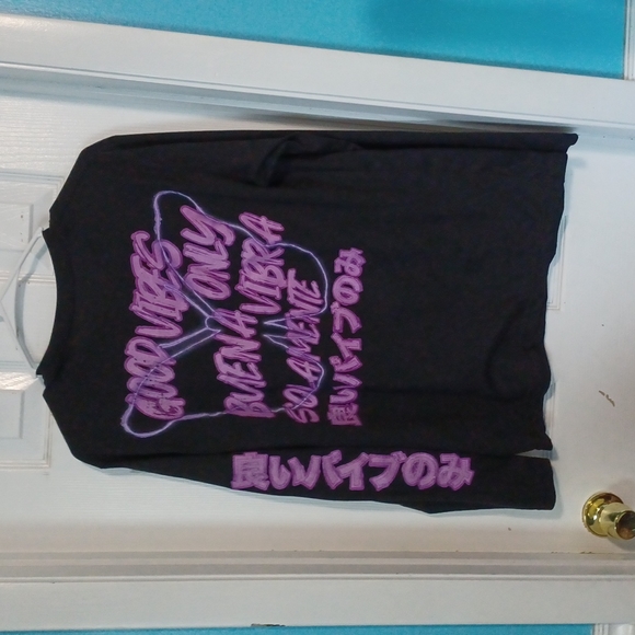 Butterfly Print Long Sleeve Tee Size M (runs small) - Picture 2 of 3